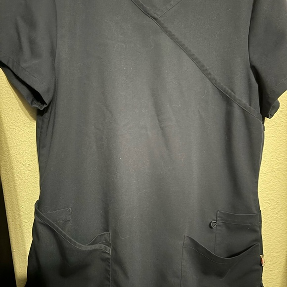 2 navy blue scrub tops M - Picture 4 of 7